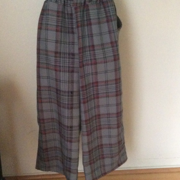 Gray and red plaid wide leg pants - Picture 2 of 2